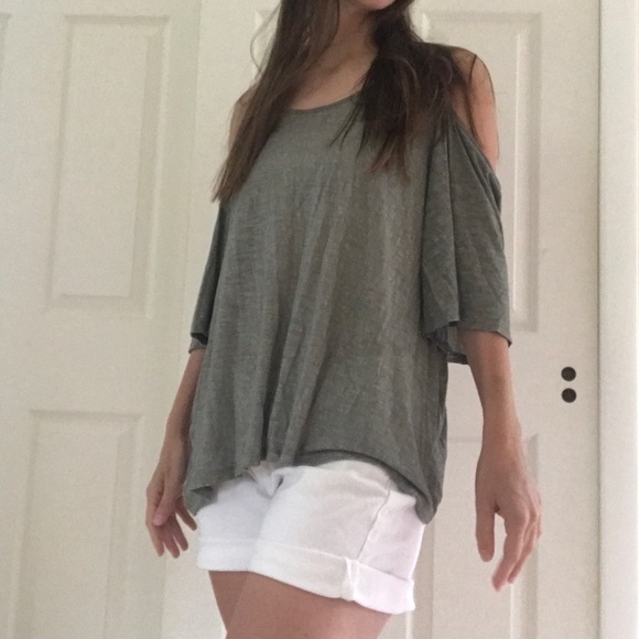 Sage cold shoulder top - Picture 3 of 4